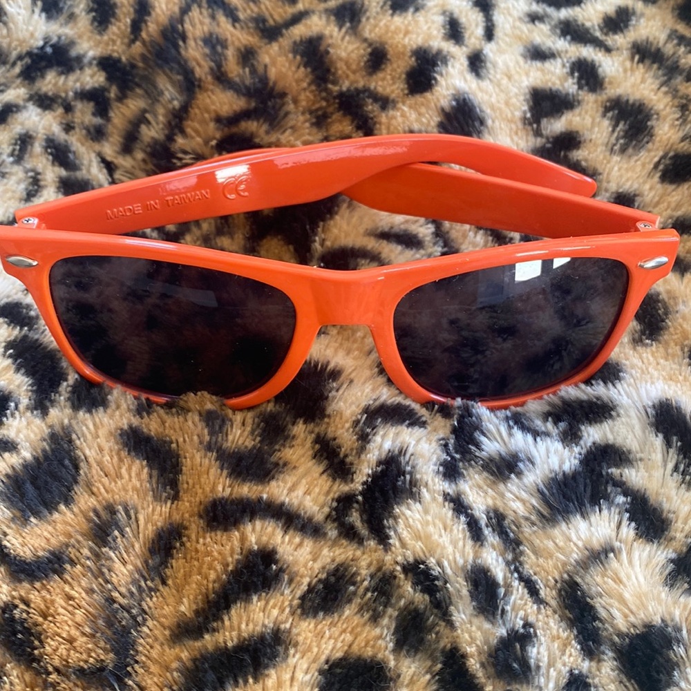 Designer-Look! Orange Sunglasses